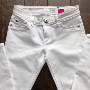 DL1961 white Angel jeans size 26